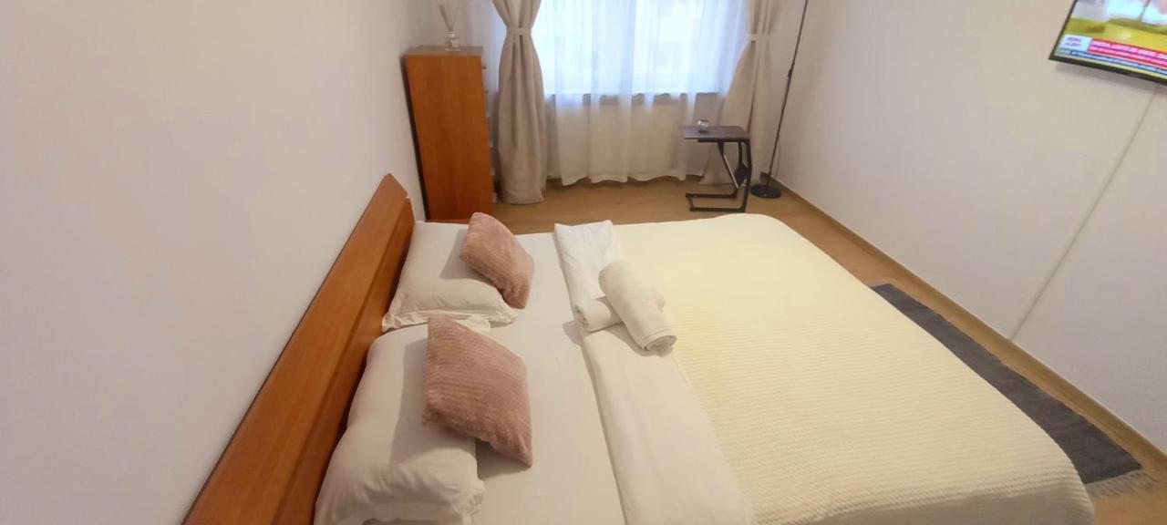 33 Coquette Apartment Бая-Маре Екстер'єр фото